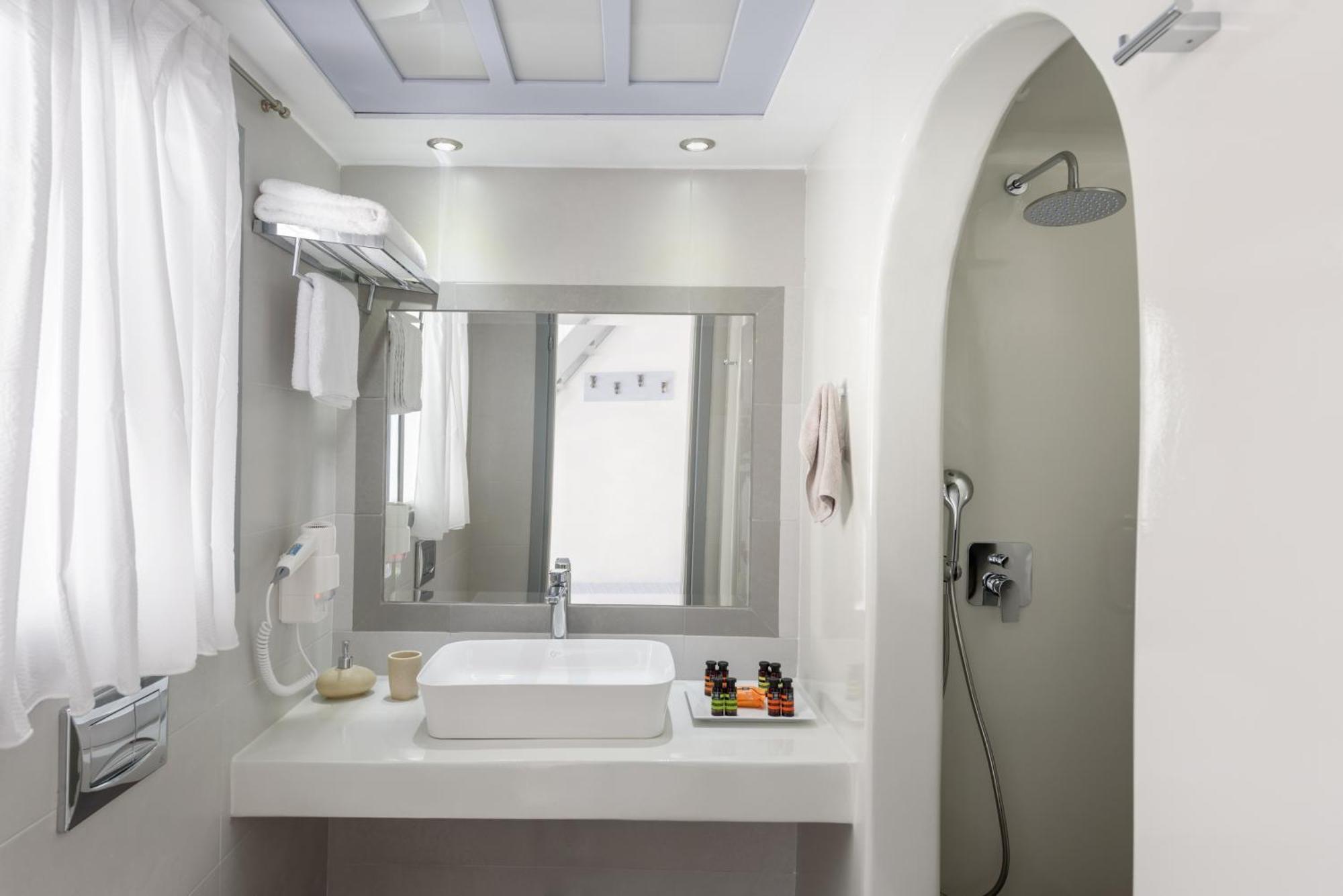 Suite with Private Pool,1281072988:JPEG